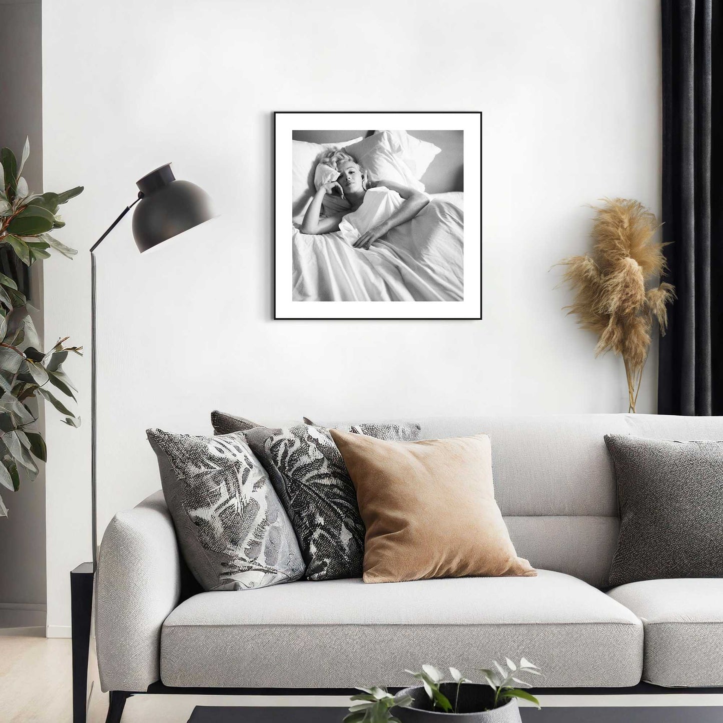 Framed in Black Marilyn Monroe - bed 40x40