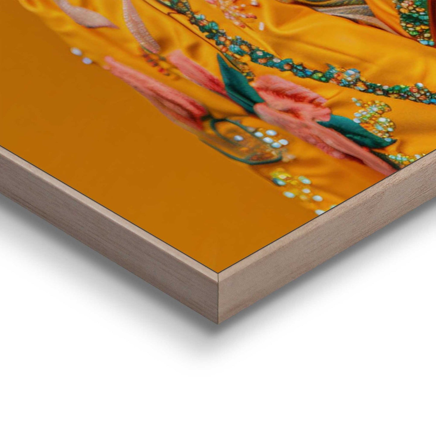 Framed in Wood Giraffe Portrait Orange 70x50