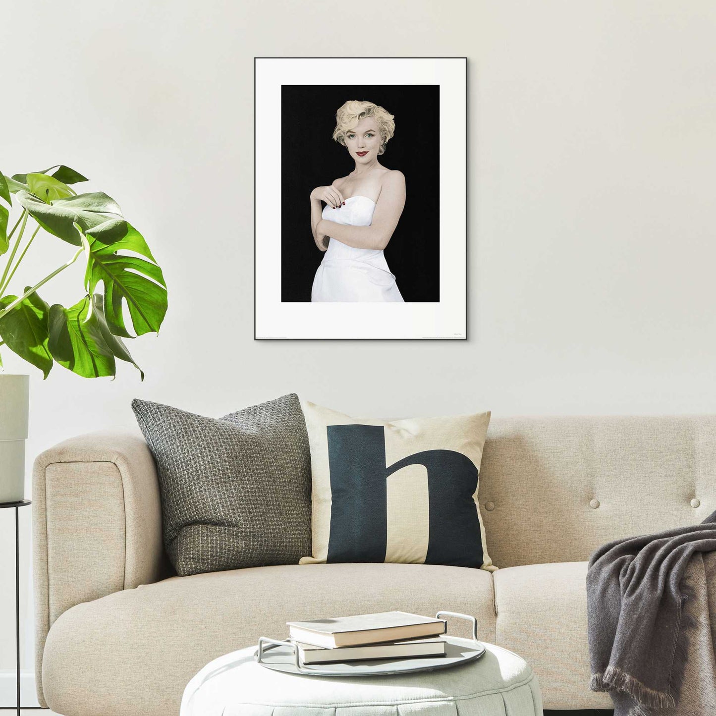 Framed in Black Marilyn Monroe - pose 80x60
