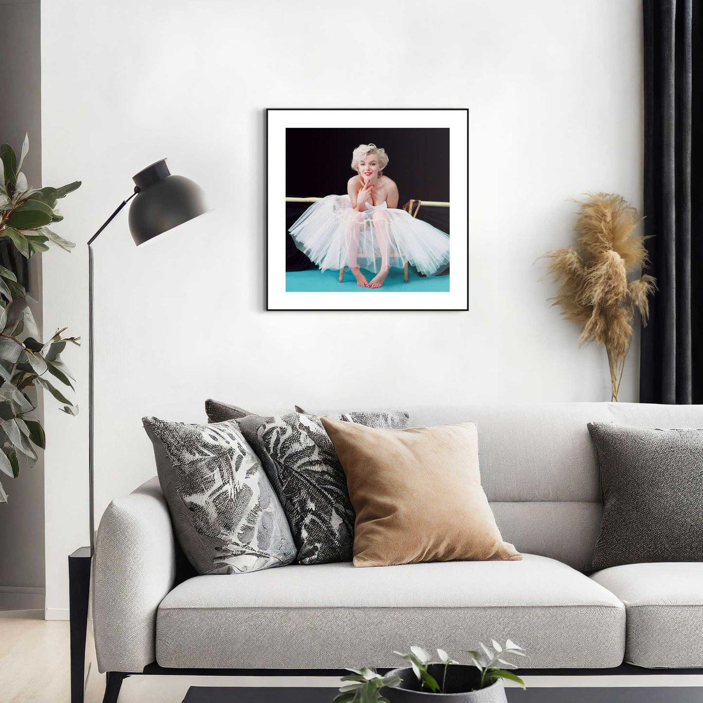 Framed in Black Marilyn Monroe - ballerina 40x40