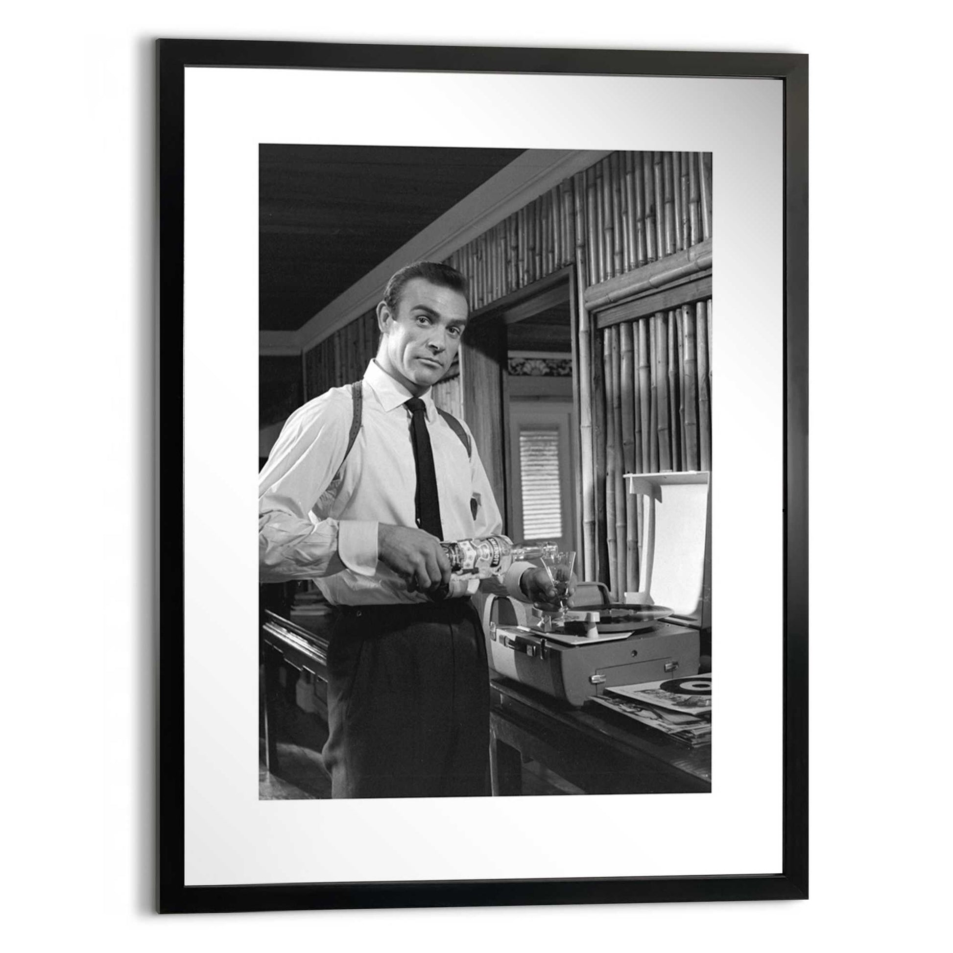 Iconic print in Frame James Bond - vodka martini 80x60